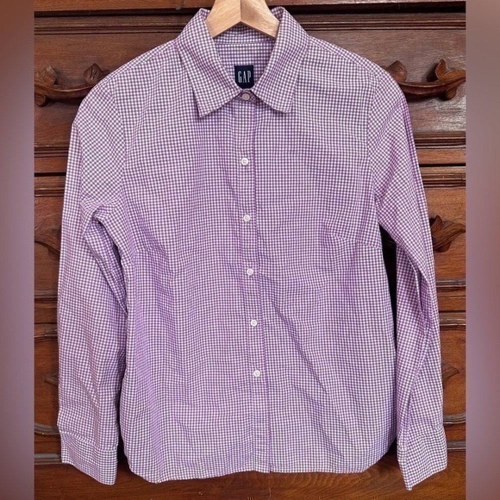 Gap checkered women’s button down
